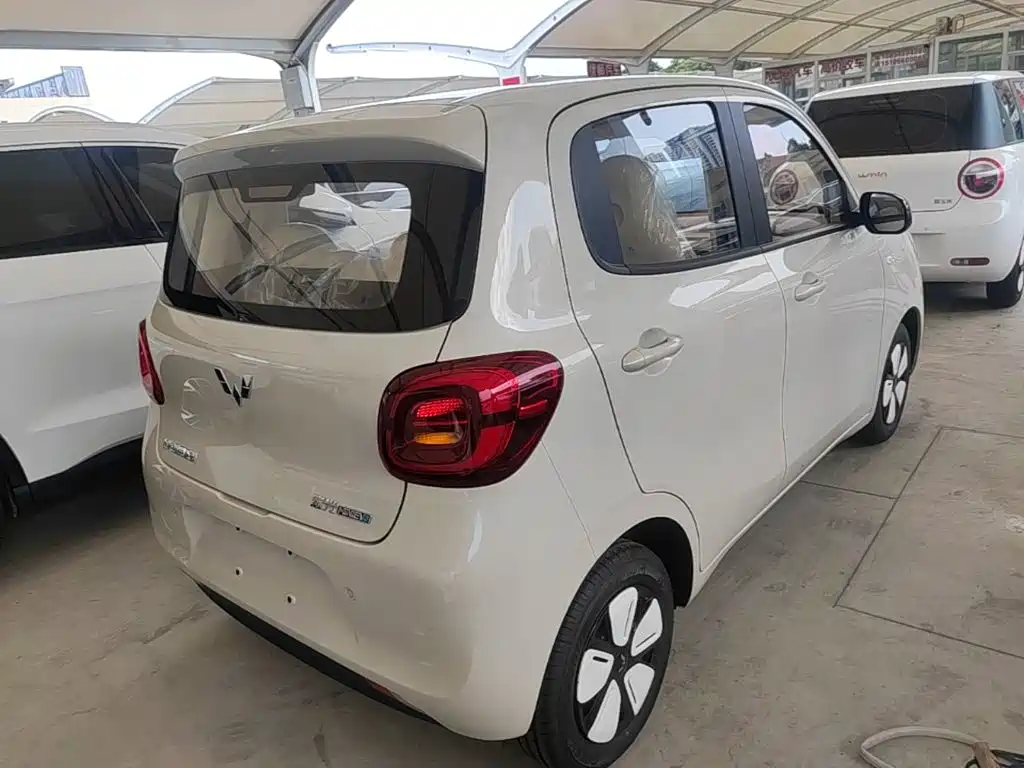 Wuling Motors Hongguang MINIEV 2026 2025 4-Door Advanced