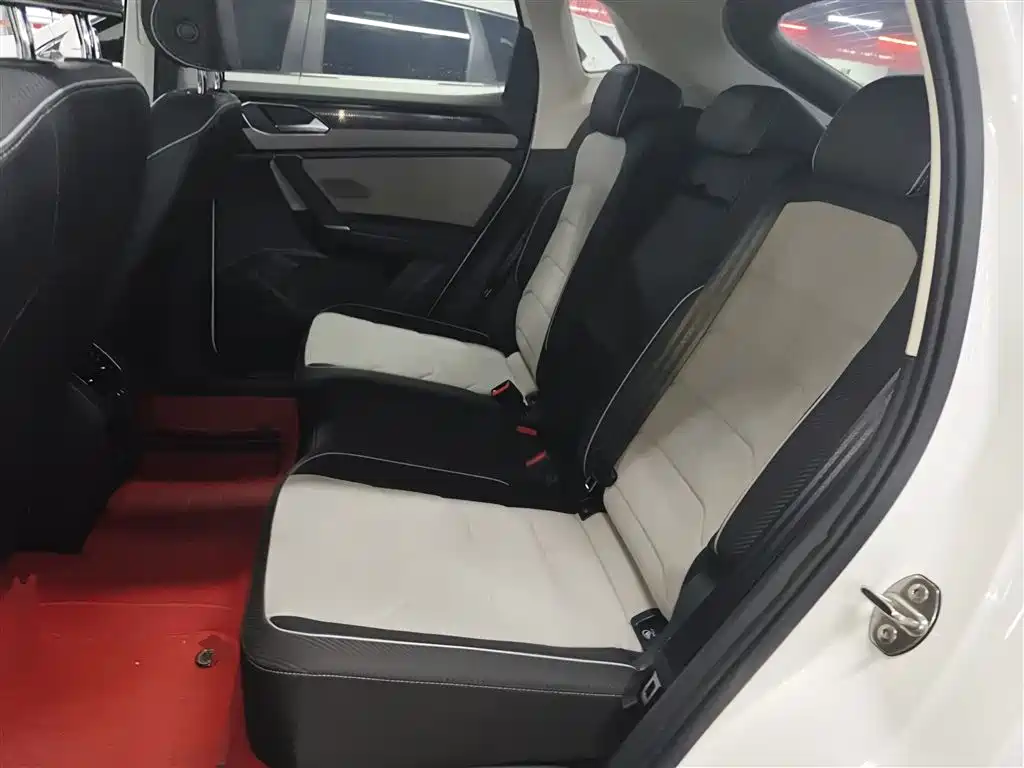 Volkswagen Tayron X 2023 330TSI 2WD Premium High-Performance Edition фото 13