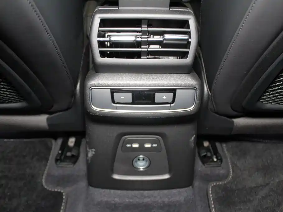 Audi Q4 e-tron 2024 40 e-tron Creation Edition фото 10