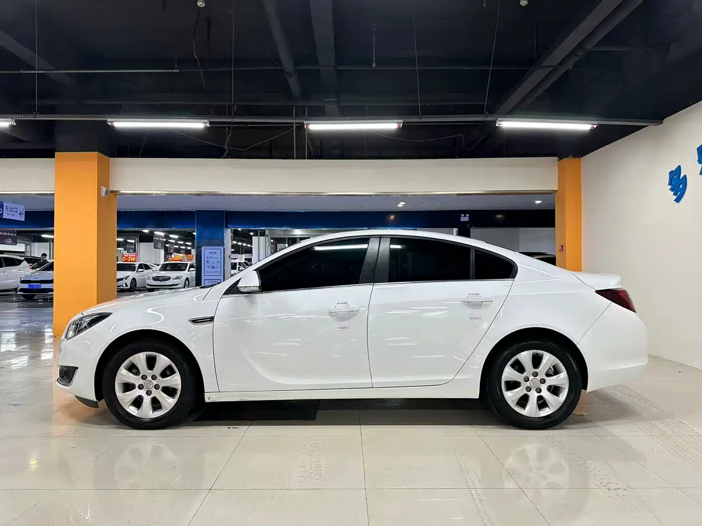 Buick Regal 2015 2.0L Leading Fashion Model фото 9