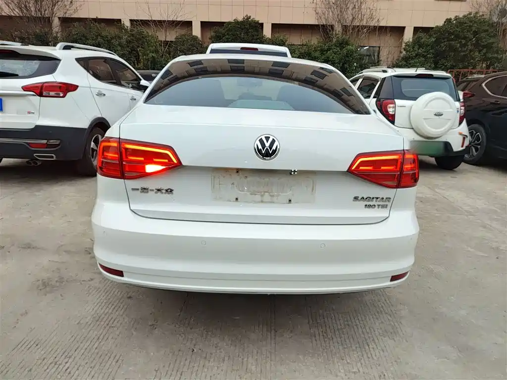 Volkswagen Sagitar 2018 180TSI DSG Premium Edition фото 6