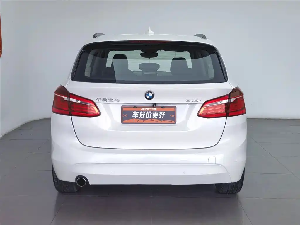 BMW 2 Series Touring 2016 218i Leading фото 4
