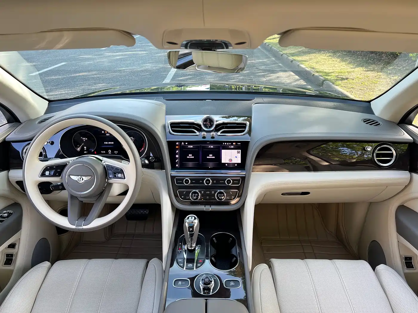 Bentley Bentayga 2021 4.0T V8 фото 9