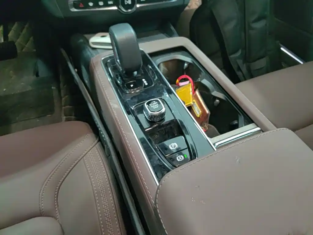 Photo 14 - Volvo S90