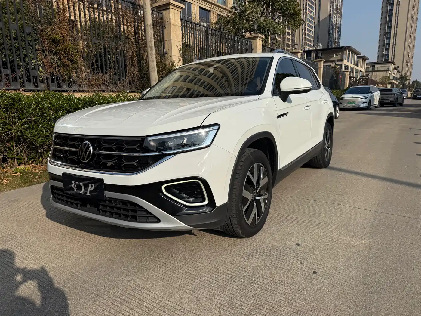 Volkswagen Tayron 2023 300TSI 2WD Luxury Plus Advanced Edition фото 2