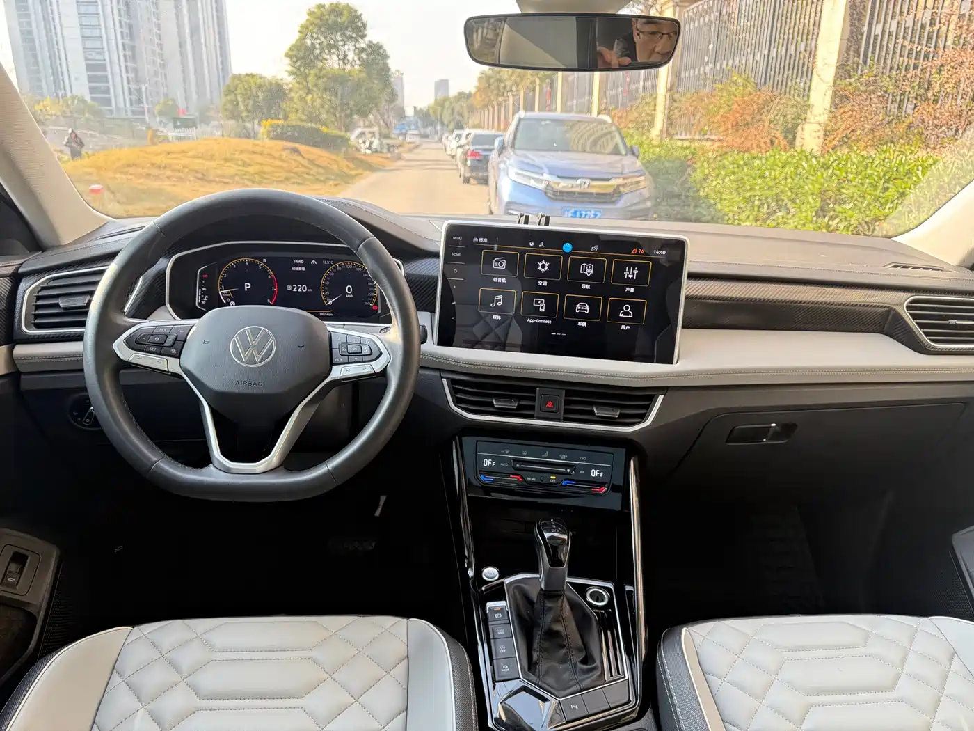 Volkswagen Tayron 2023 300TSI 2WD Luxury Plus Advanced Edition фото 6