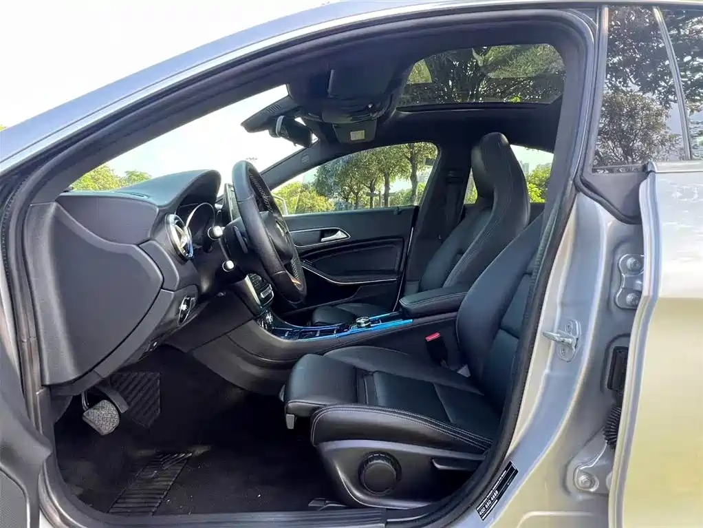 Mercedes-Benz CLA (Import) 2016 CLA 200 Sport фото 14