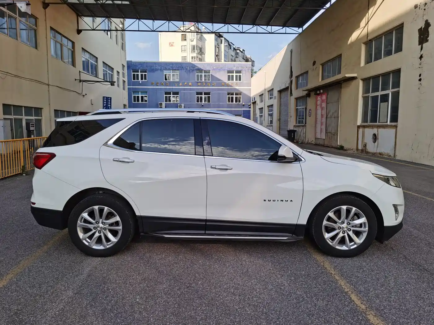 Chevrolet Equinox 2018 550T Automatic 4WD Pioneer Edition фото 4