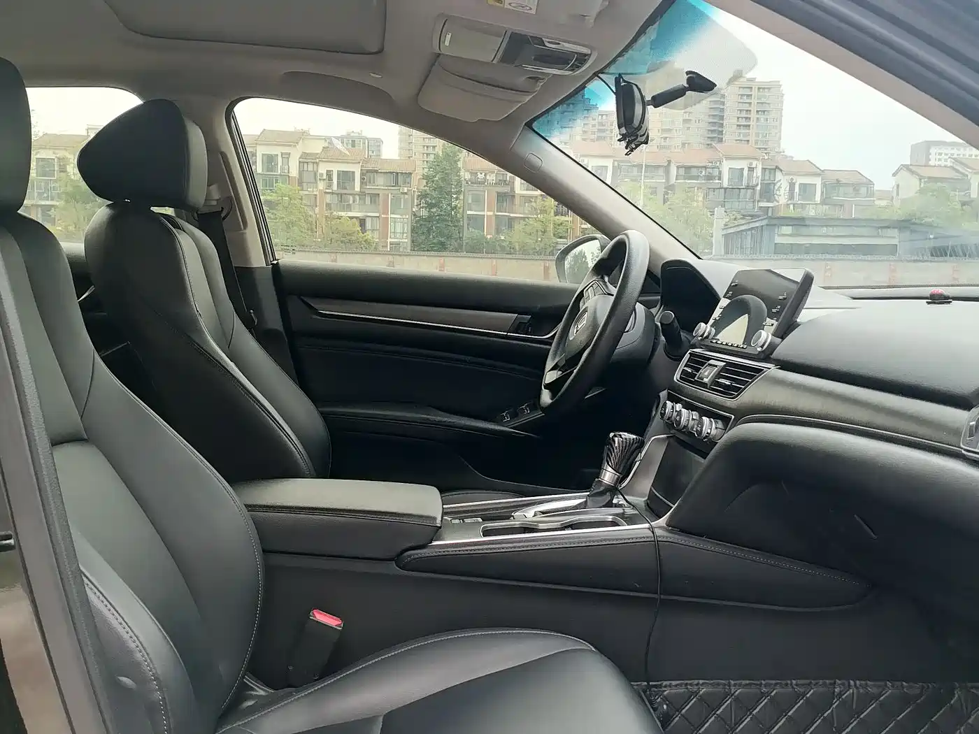 Фото 5 - Honda Accord