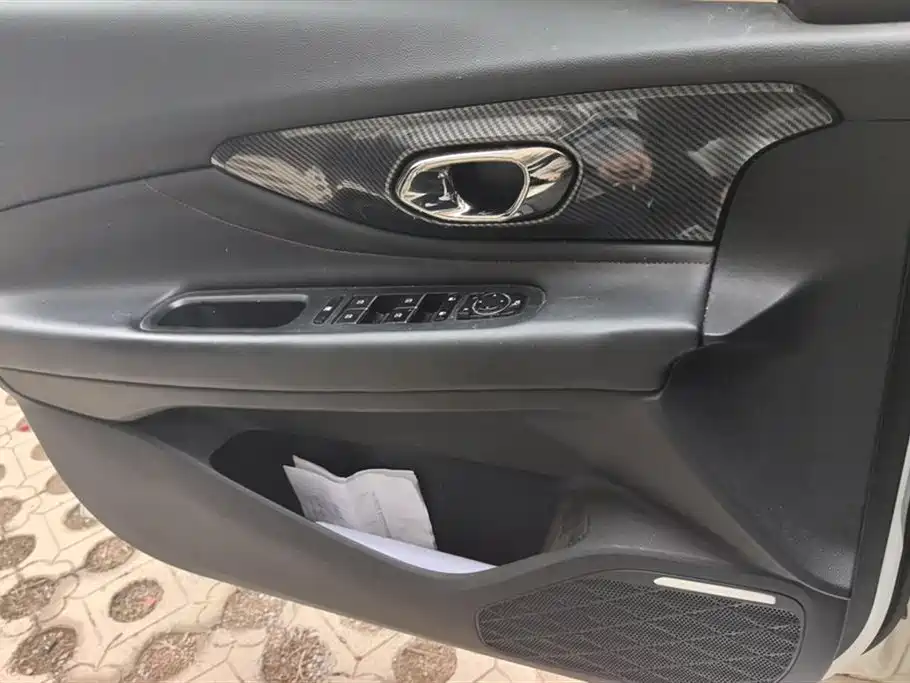 GAC Trumpchi Trumpchi Emkoo 2021 270T DCT J16 Edition фото 7