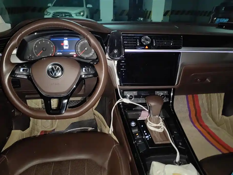 Volkswagen Phideon 2021 380TSI Luxury Edition фото 12