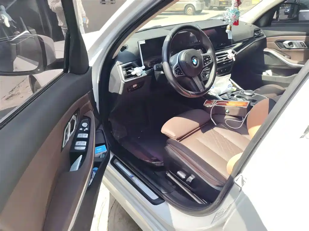 BMW 3 Series 2023 320Li M Sport Package фото 6