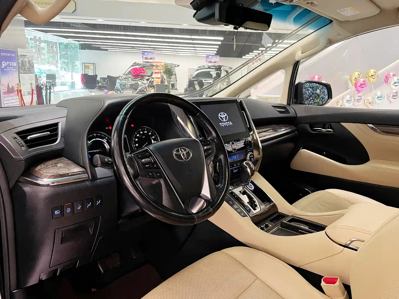 Toyota Alphard 2020 Hybrid 2.5L Premium Edition фото 10