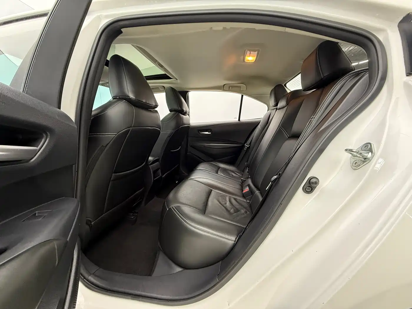 Toyota Corolla 2021 1.2T S-CVT Elite PLUS Edition фото 9