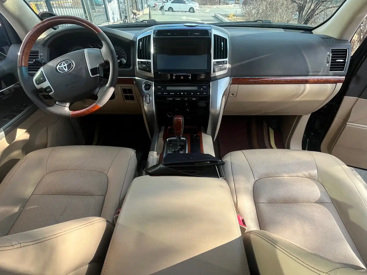 Toyota Land Cruiser 2012 4.0L Automatic VX фото 4