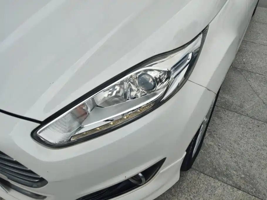 Фото 5 - Ford Fiesta