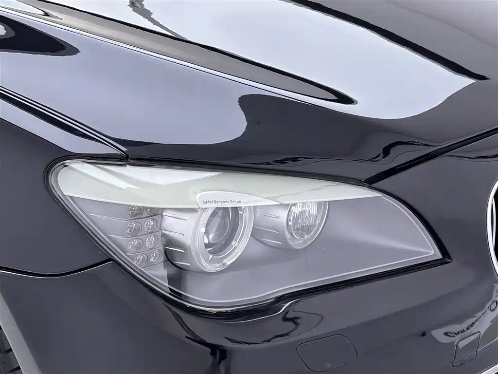 BMW 7 Series 2009 Model 740Li Leading Edition фото 9