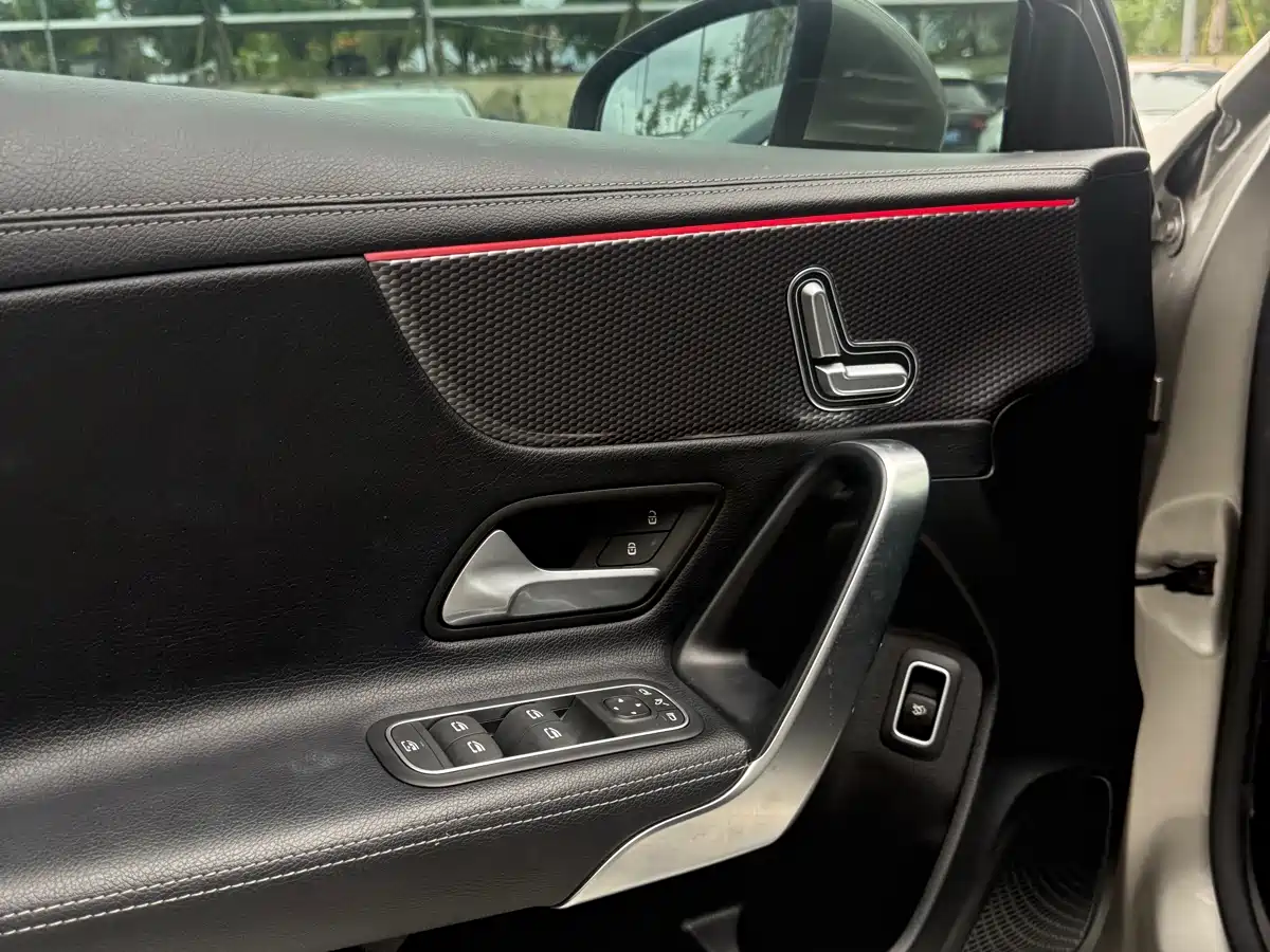 Mercedes-Benz A-Class 2021 A 200 L Sport Sedan Dynamic Type фото 5