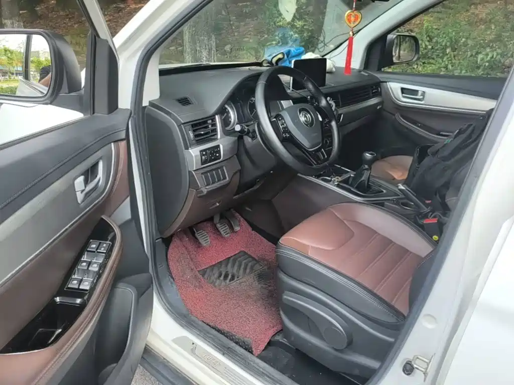 Dongfeng Fengxing Jingyi X6 2018 2017 Joy Series 1.5T Manual Luxury