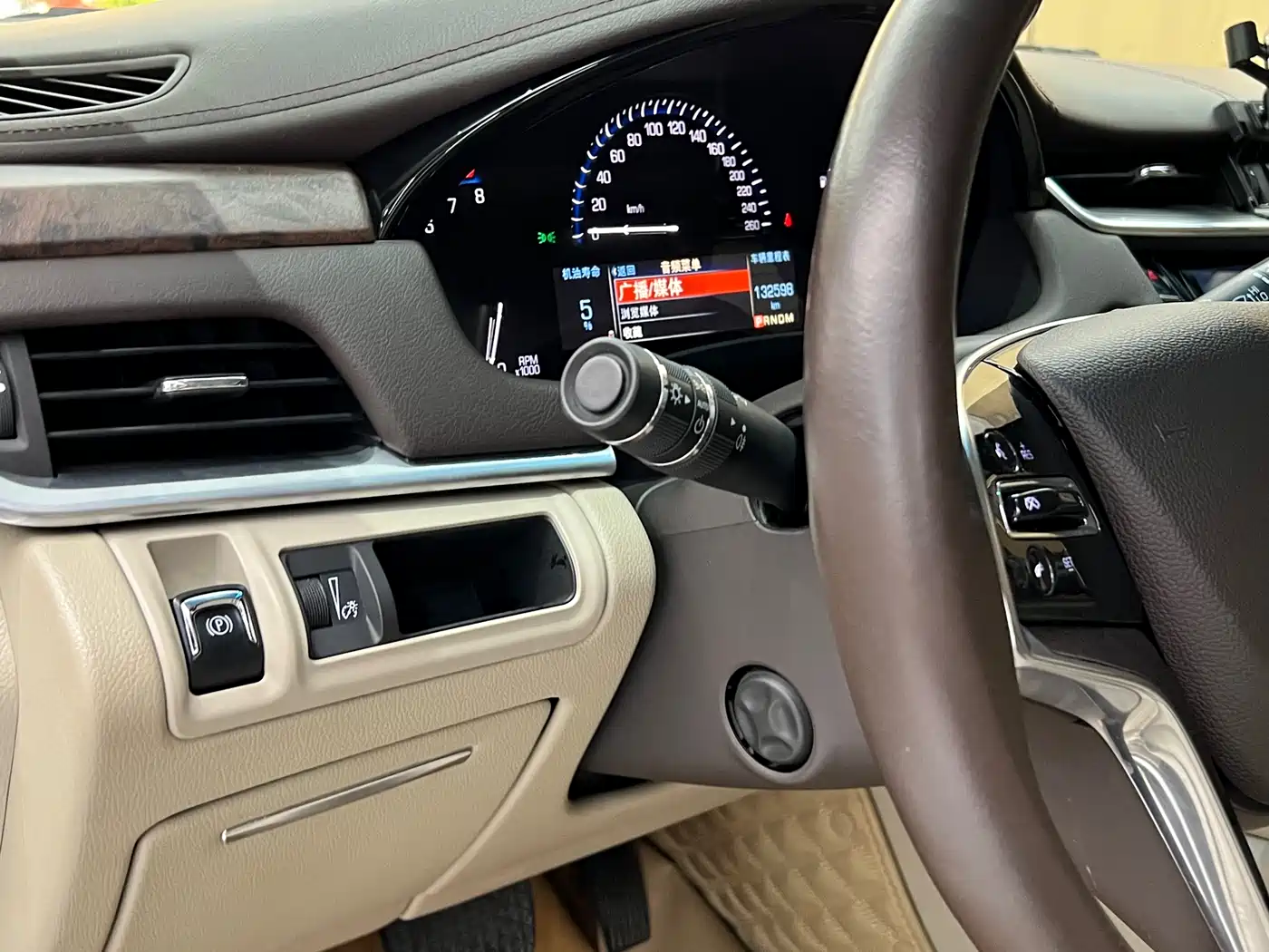 Cadillac XTS 2016 28T Luxury фото 18