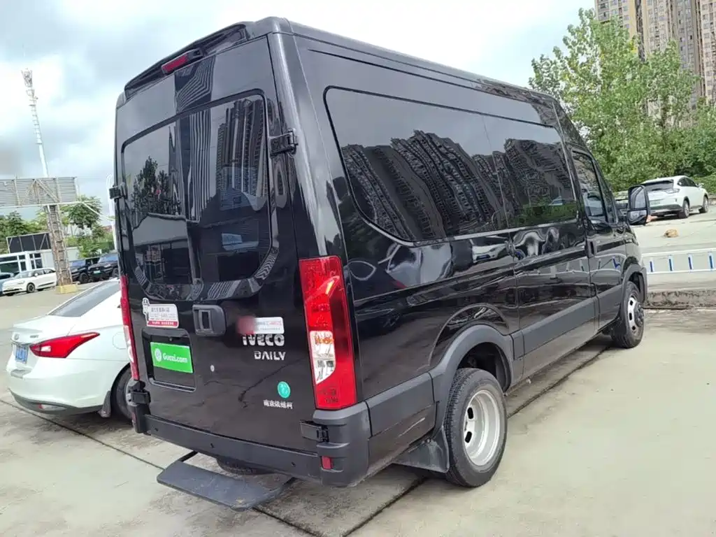 Iveco Daily 2024 2021 3.0T Auto Super Rui Long Wheelbase Short Suspension High Roof Manual Door F1C