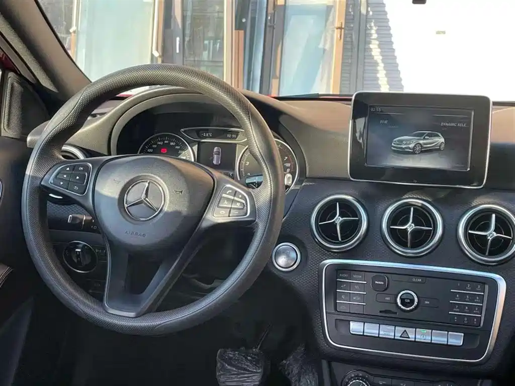Mercedes-Benz A-Class (Import) 2017 A 180 фото 9