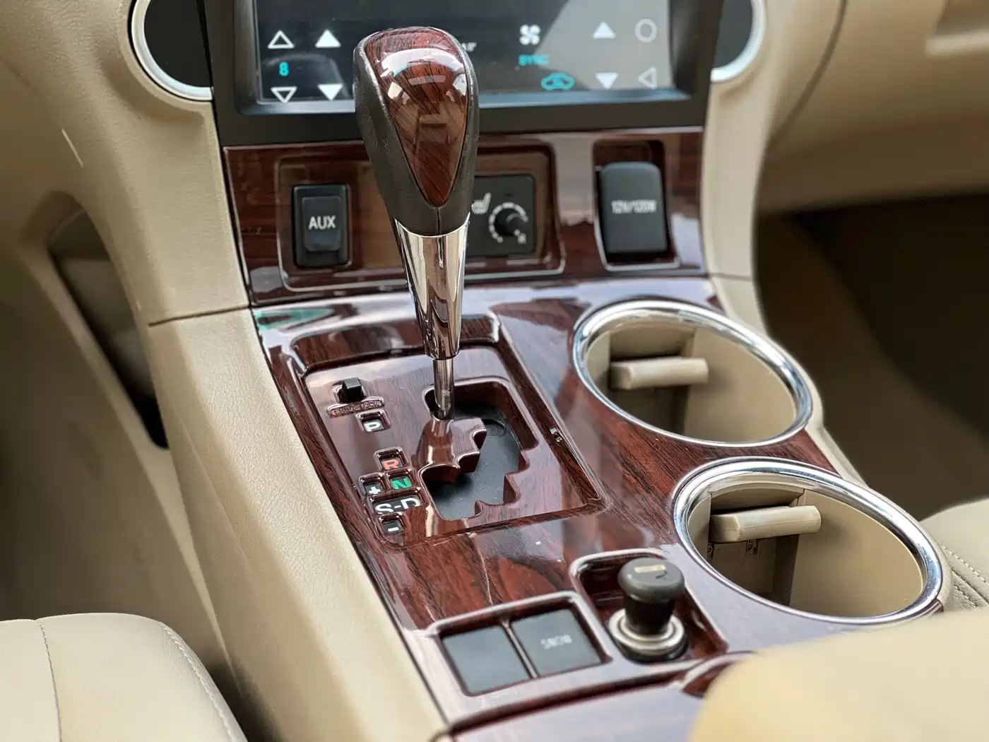Toyota Highlander 2011 2.7L 2WD 7-seat Luxury Navigation фото 15