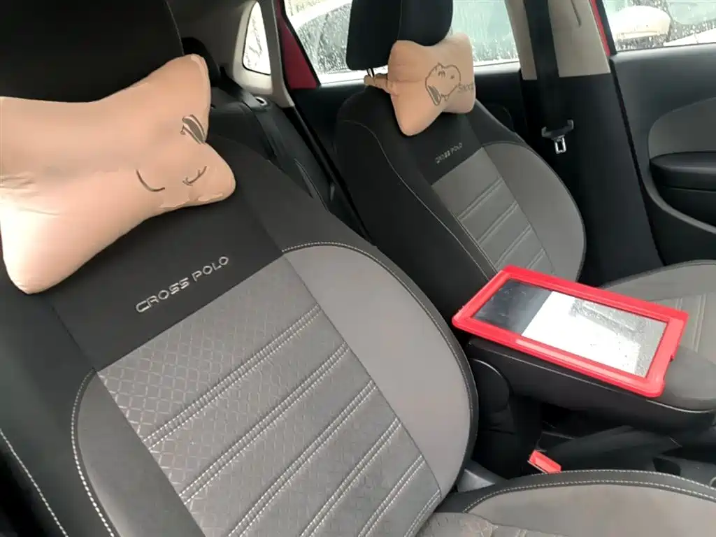 Volkswagen Polo 2014 1.6L Cross Polo Automatic фото 25