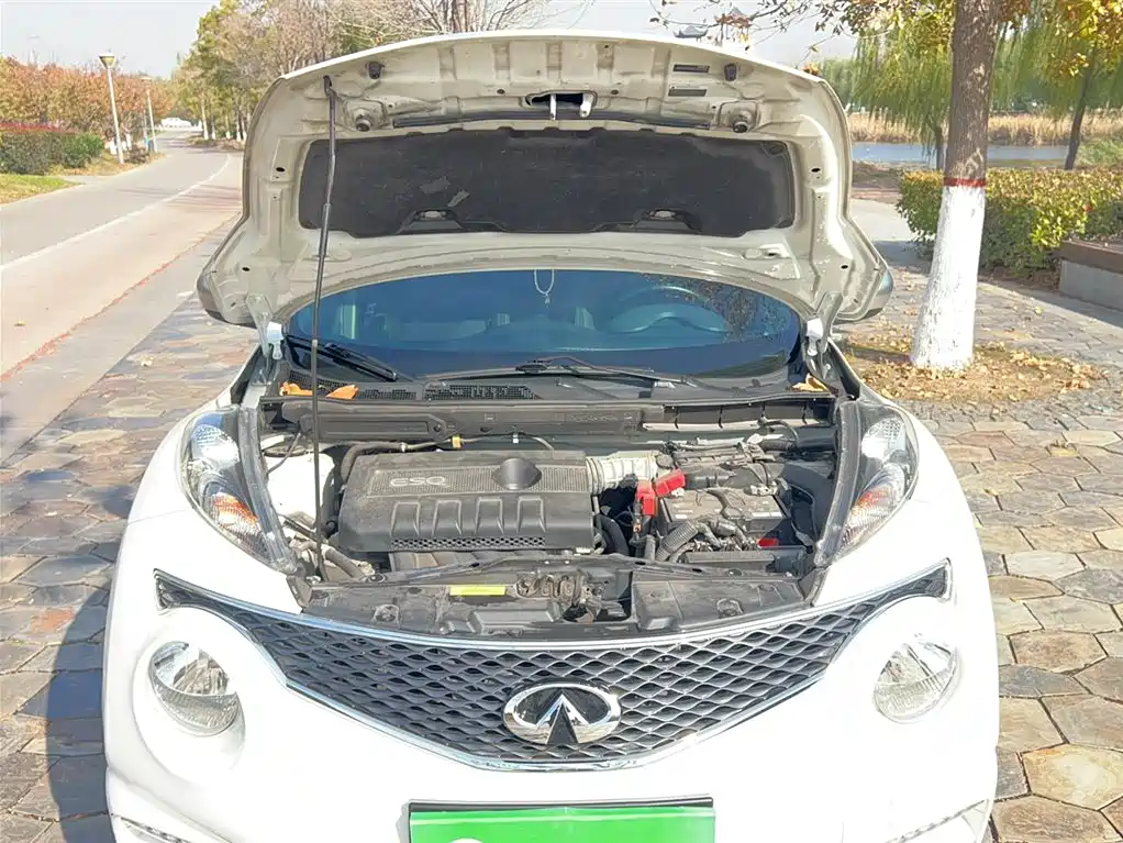 INFINITI ESQ