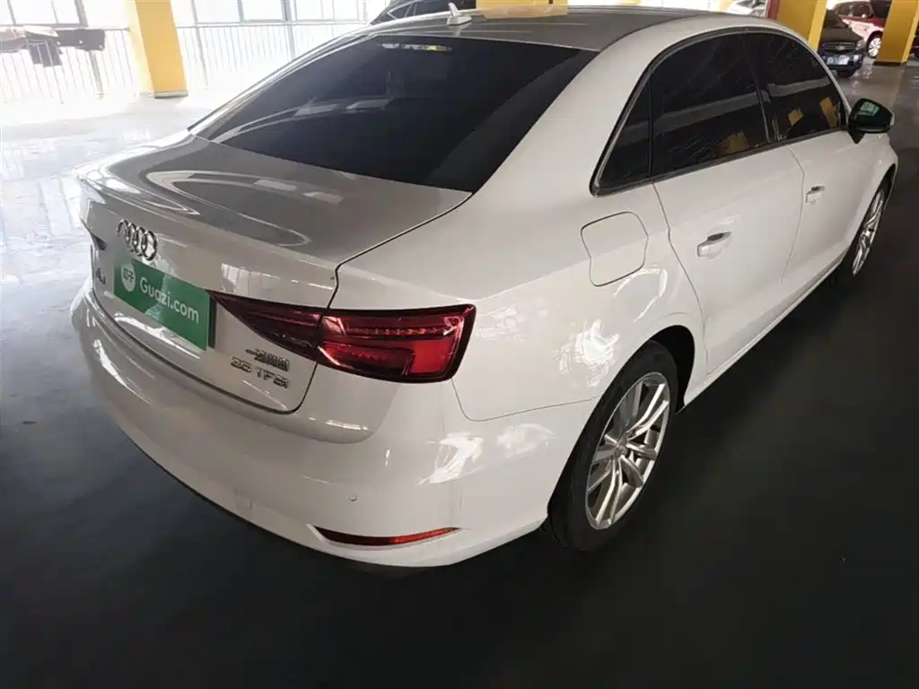 Audi A3 2018 30th Anniversary Limousine 35 TFSI Progressive фото 7