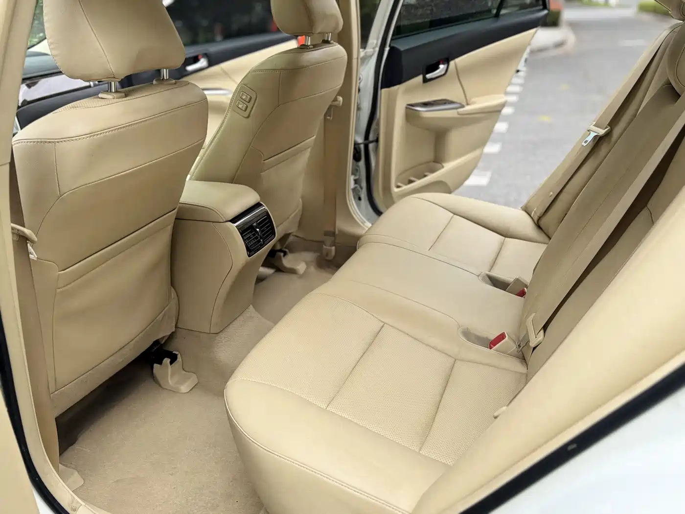 Toyota Camry 2015 2.0G Leading Edition фото 9