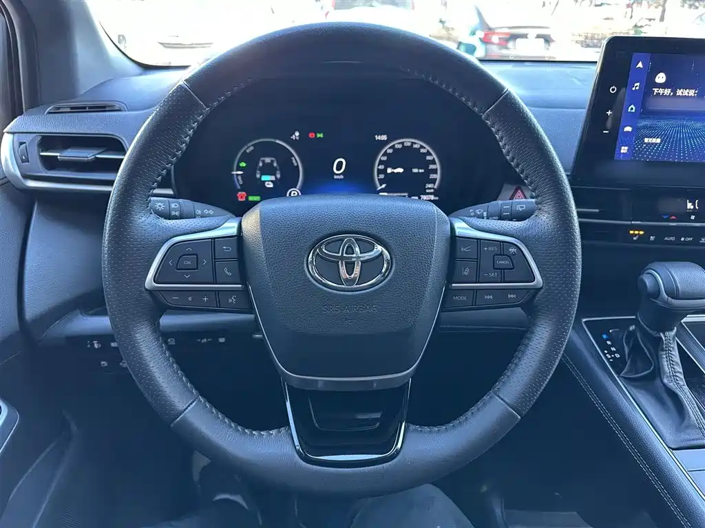 Toyota Sienna 2023 2.5L Hybrid Ultimate Edition фото 11