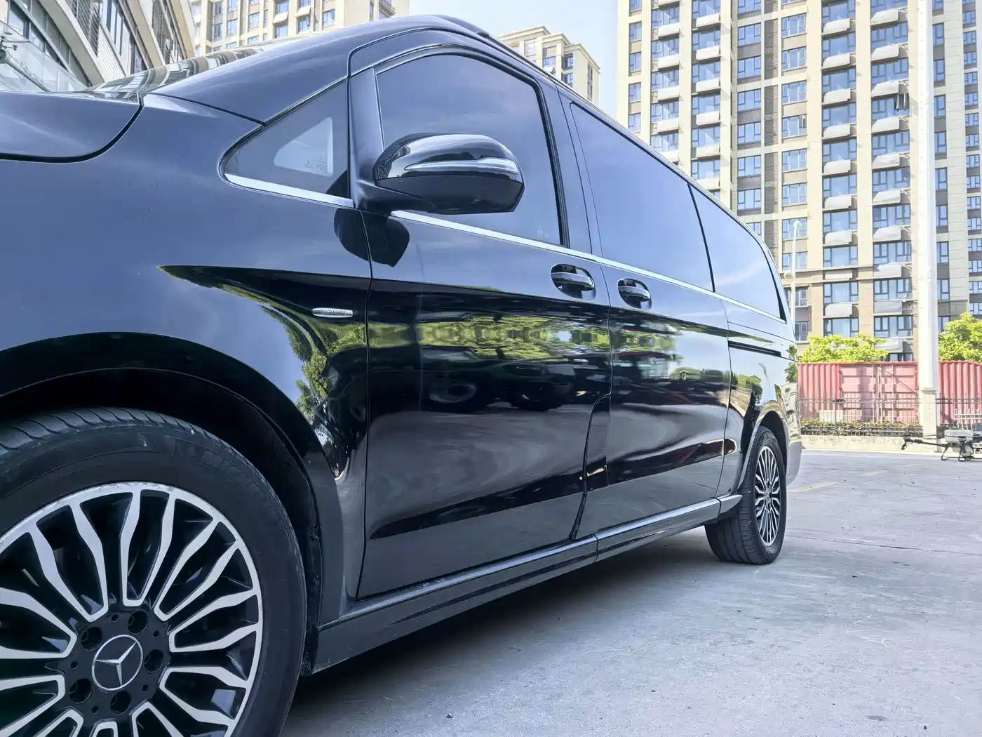 Mercedes-Benz V-Class 2017 Model V 260 L Premium Extended Edition фото 7