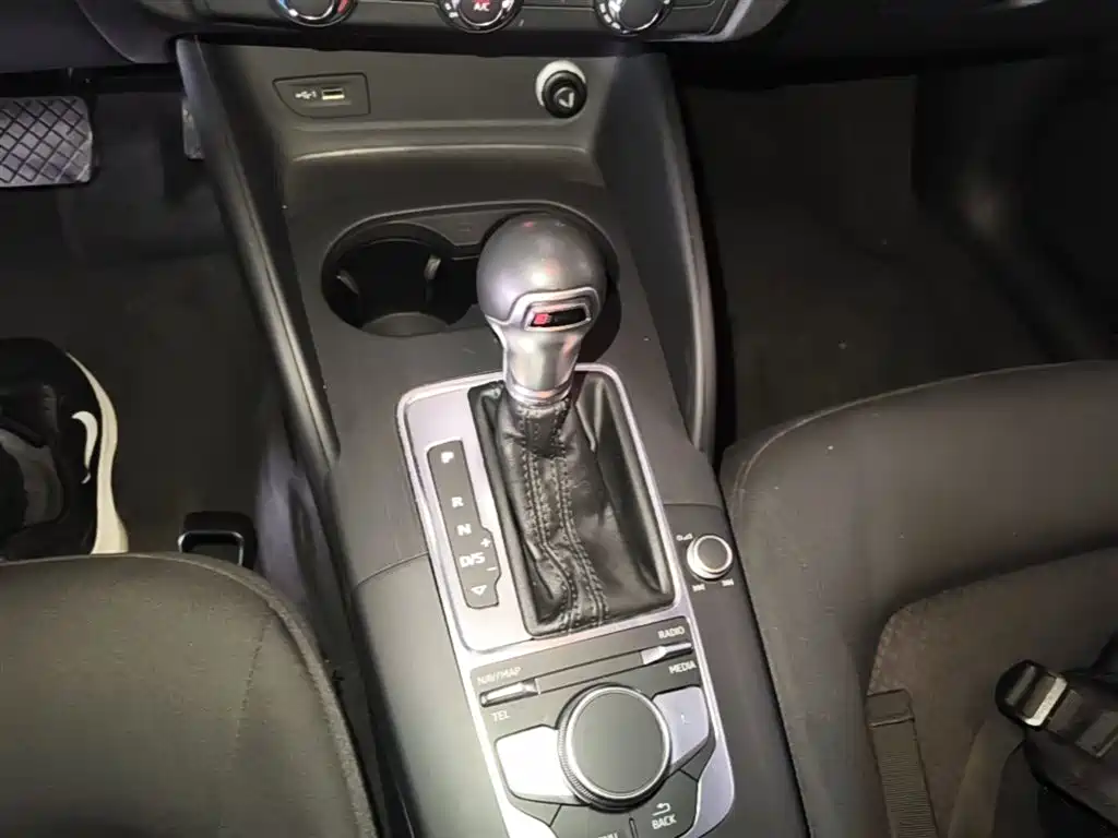 Audi A3 2018 30th Anniversary Limousine 35 TFSI Progressive фото 14
