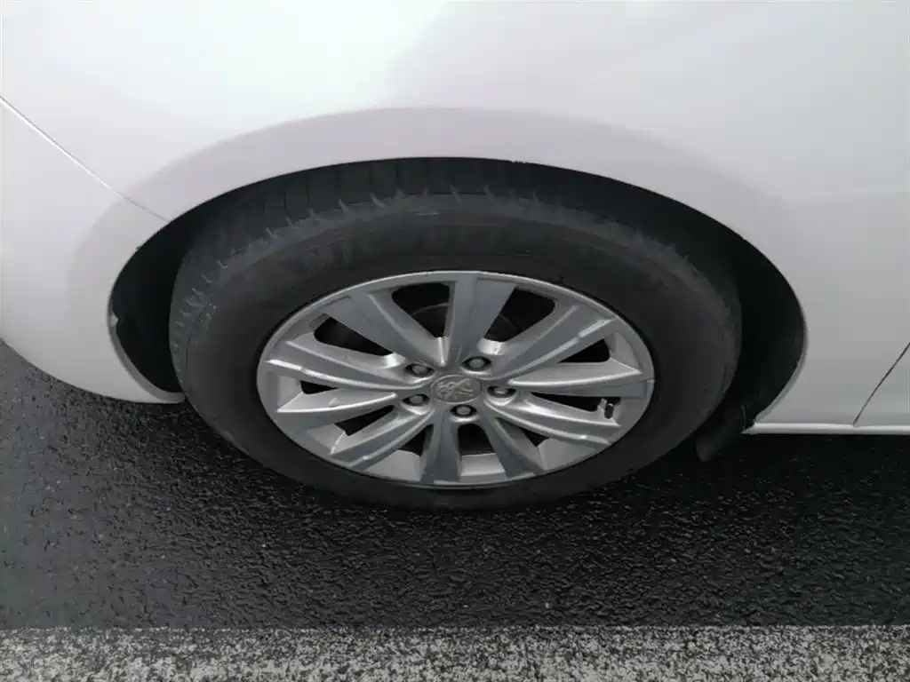 Peugeot 308S 2015 1.2T Auto Dynamic Edition фото 25