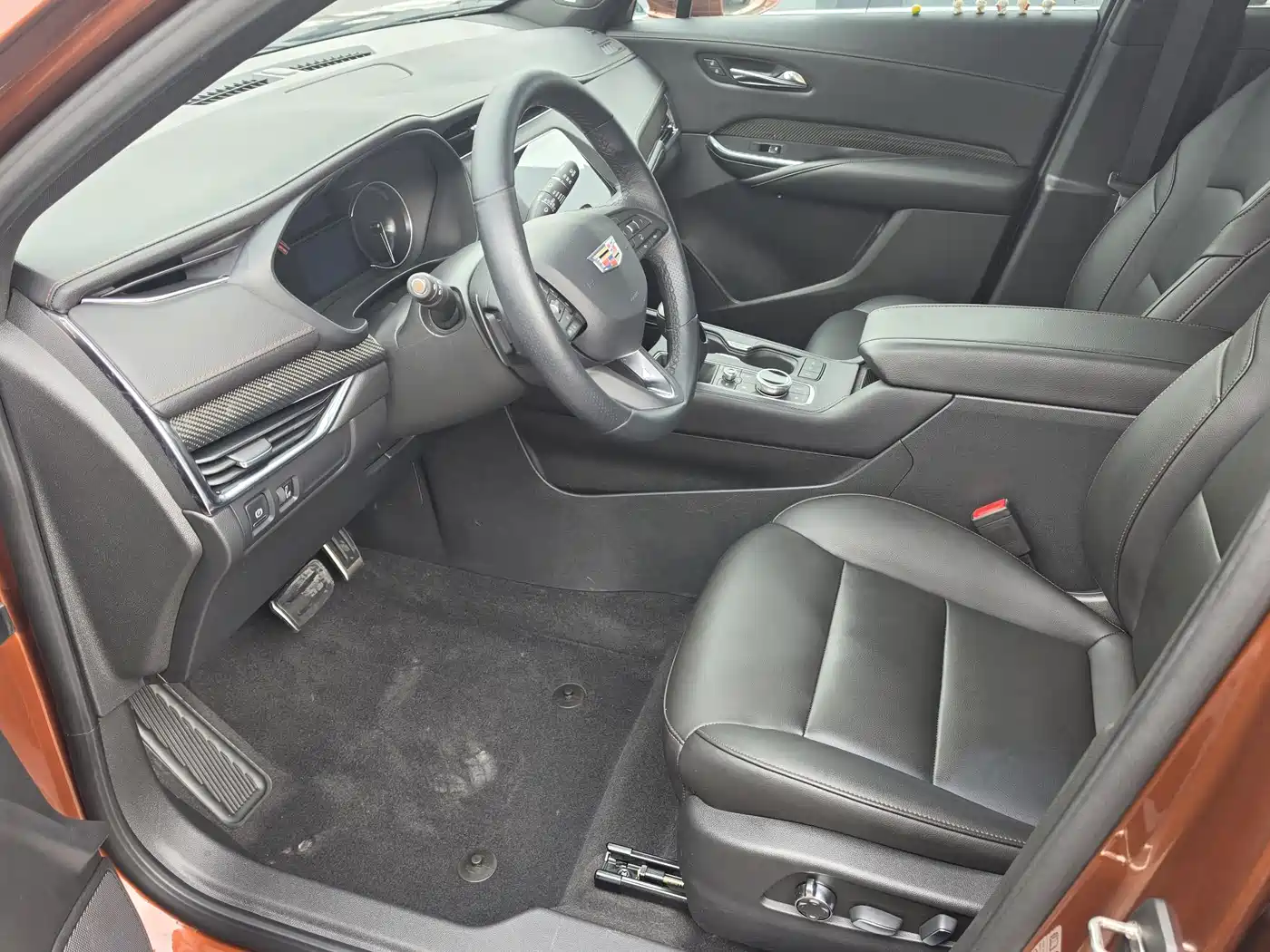 Cadillac XT4 2018 28T 4WD Leading Sport Edition фото 4