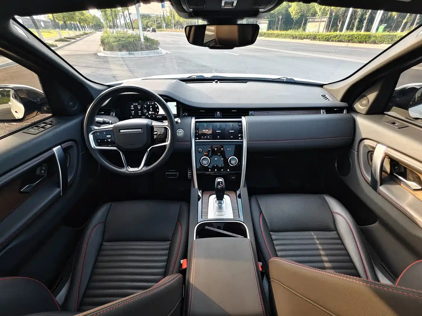 Land Rover Discovery Sport 2022 Model 249PS R-Dynamic S Performance Edition 5-Seater фото 13