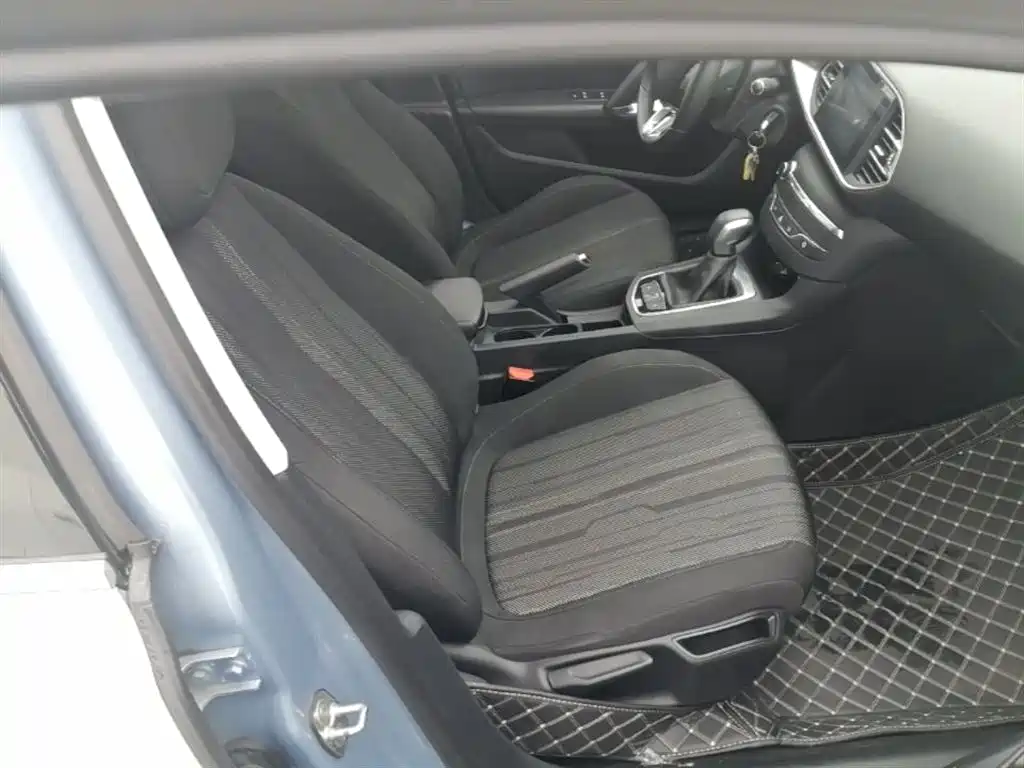 Peugeot 308S 2015 1.2T Auto Dynamic Edition фото 20
