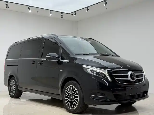 Mercedes-Benz V-Class 2017 Model V 260 Premium Edition — фото 3