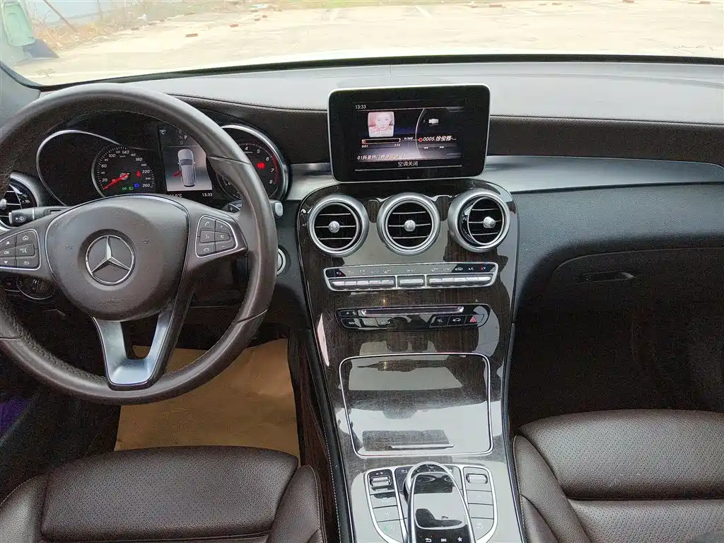 Mercedes-Benz GLC 2018 Facelift GLC 260 4MATIC Dynamic фото 9