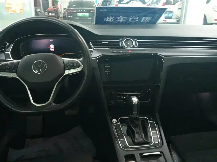Volkswagen Passat 2021 Model 380TSI Luxury Edition фото 12