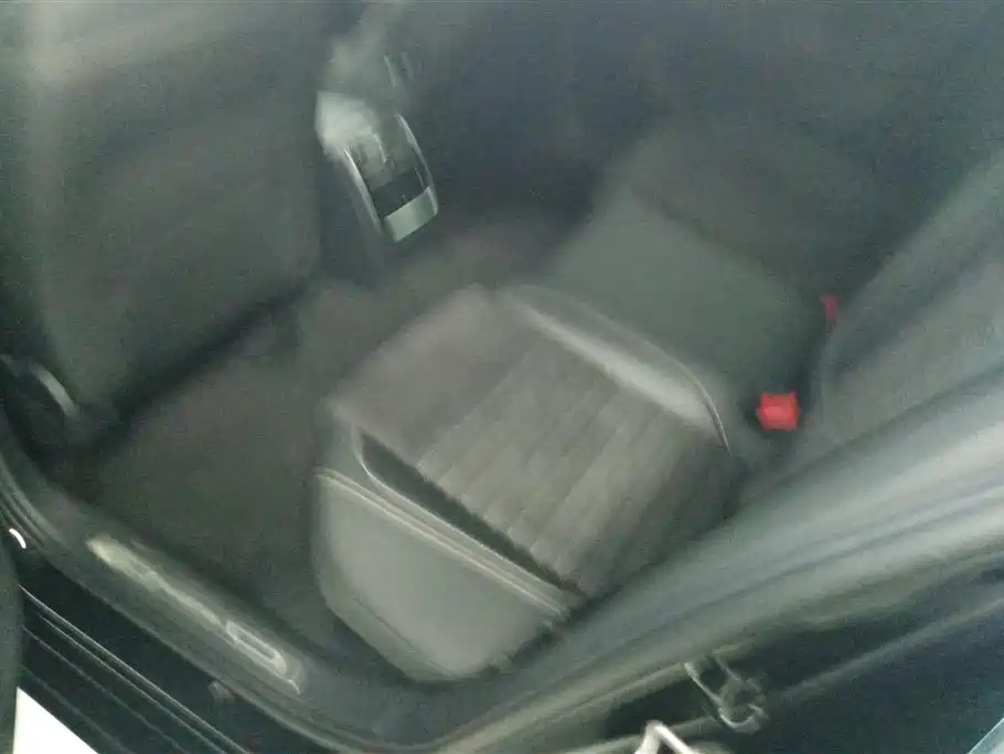 Volkswagen Passat 2021 Model 380TSI Luxury Edition фото 11