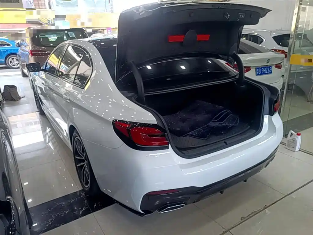 BMW 5 Series New Energy 2022 Facelift II 535Le Pioneer Edition M Sport Package фото 5