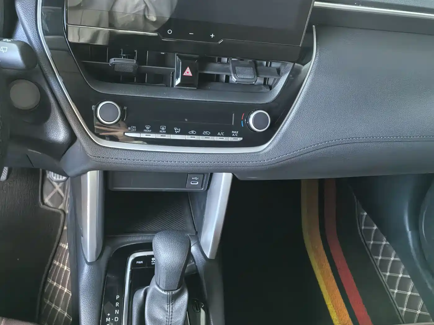 Toyota Frontlander 2024 2.0L CVT Elite Edition фото 10