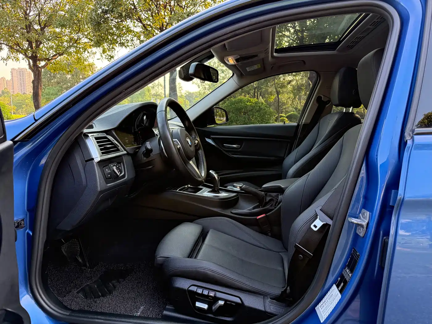 BMW 3 Series 2018 320Li Leading M Sport Package фото 4