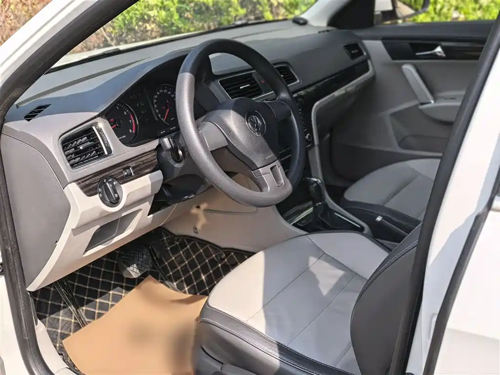 Volkswagen Lavida Tour 2013 1.4TSI Automatic Comfort фото 14