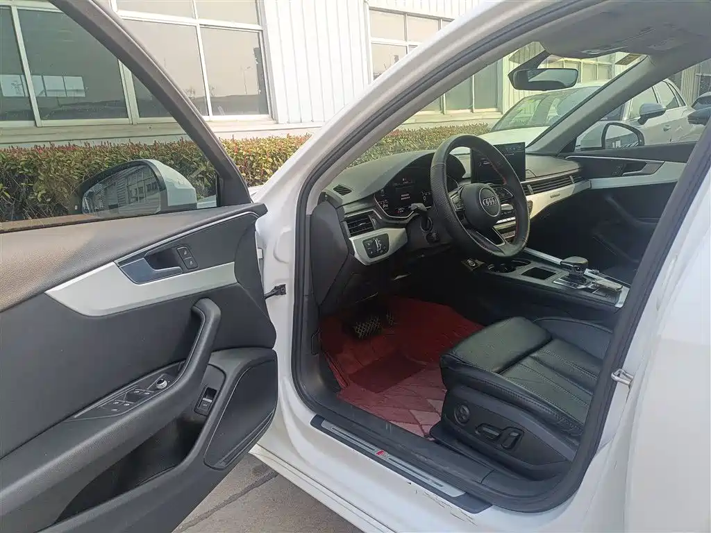 Audi A4L 2020 40 TFSI quattro Luxury Dynamic фото 16