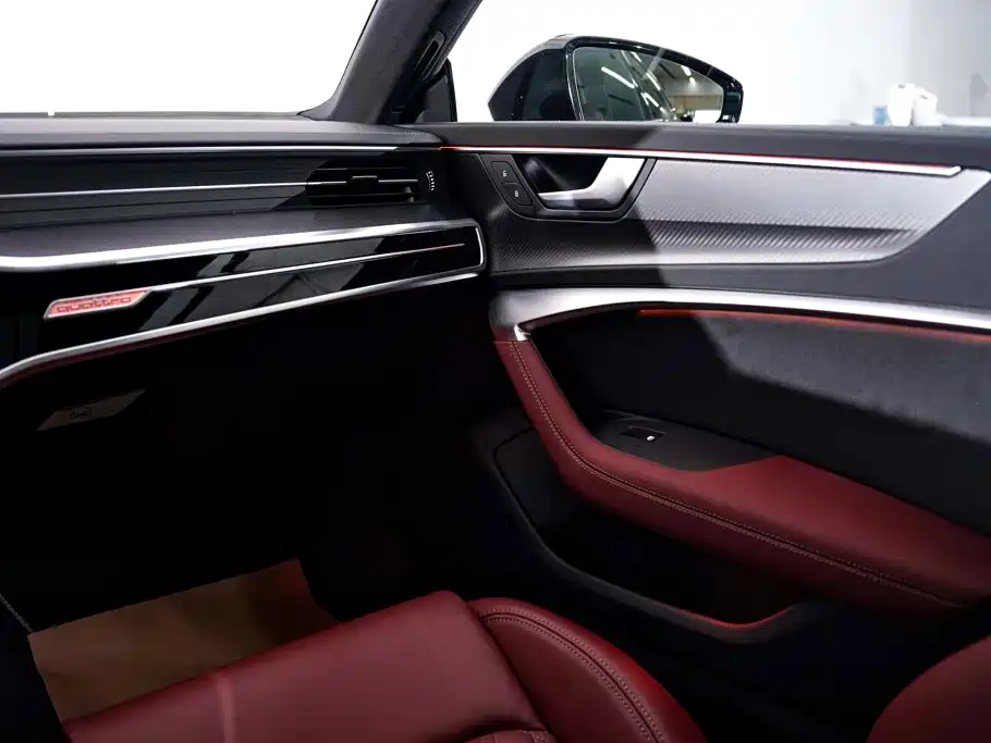 Фото 26 - Audi A7L