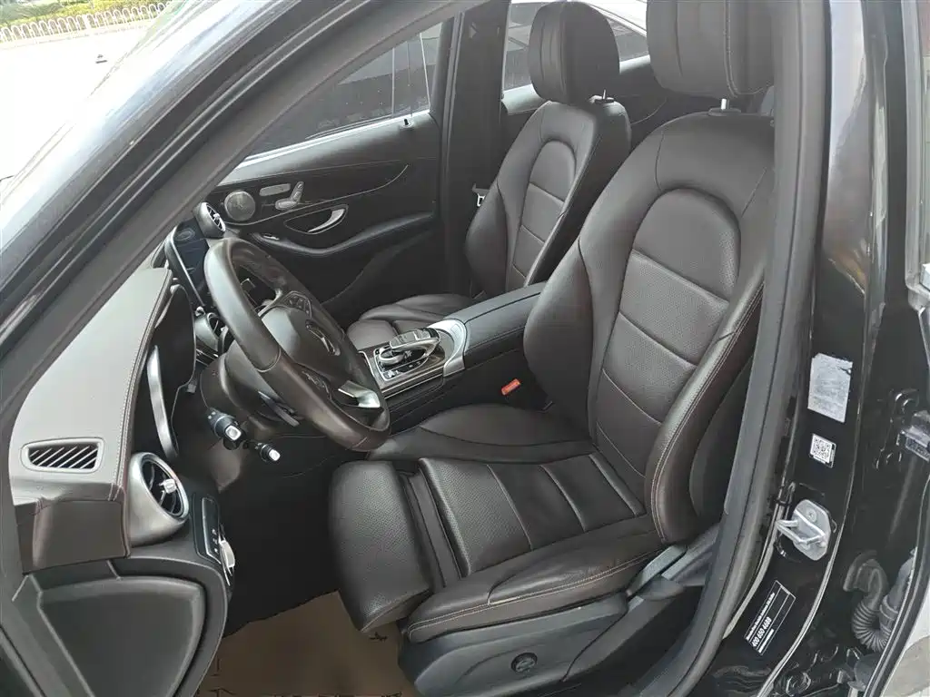 Mercedes-Benz GLC 2019 Facelift GLC 260 L 4MATIC Luxury фото 15
