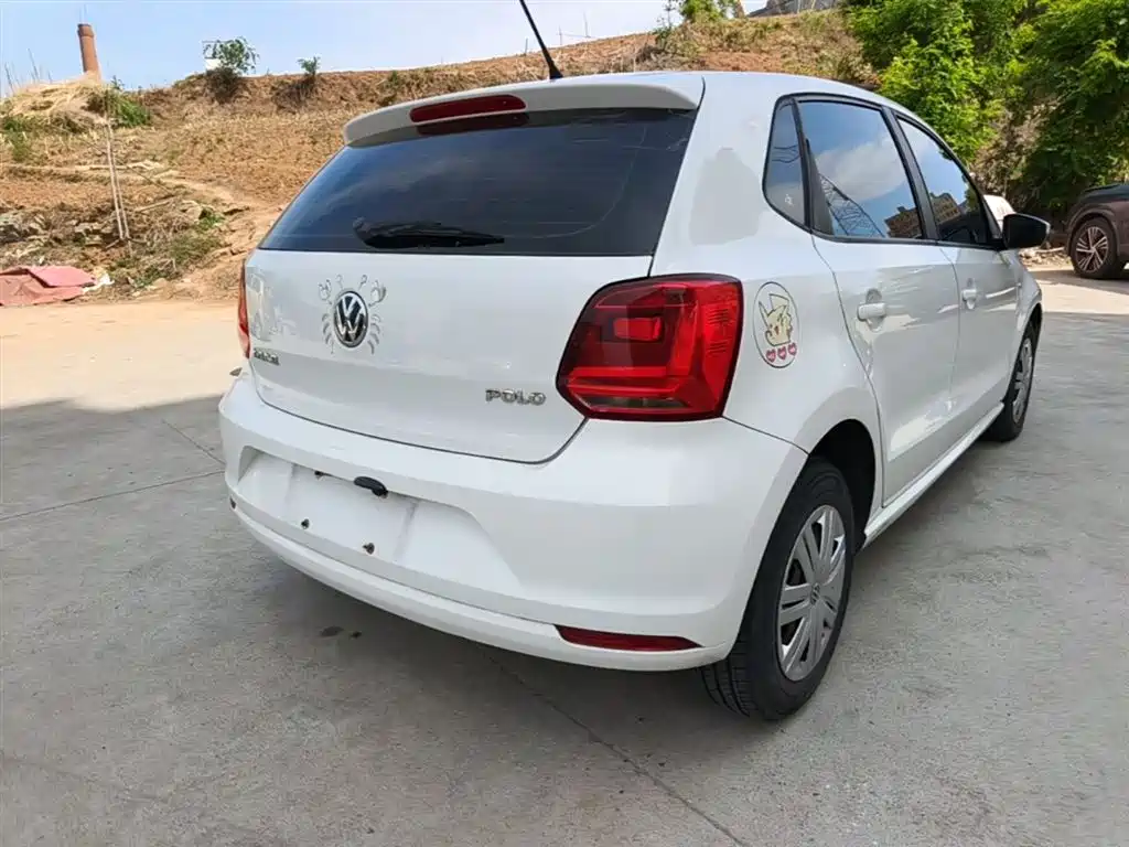 Volkswagen Polo 2016 1.4L Automatic Trend фото 7